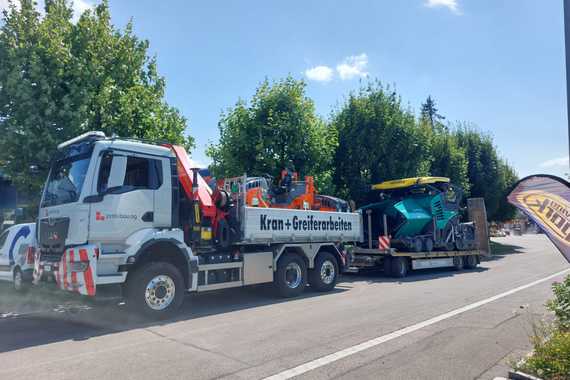 LKW_im_Einsatz.jpg LKW_im_Einsatz.jpg