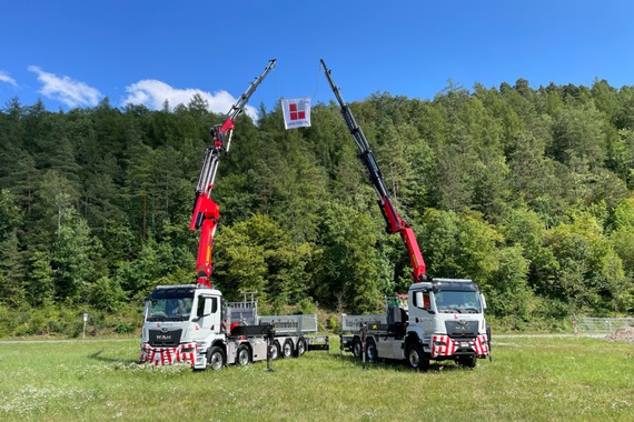 Transport LKW- & Kraneinsätze - Lastwagen MAN